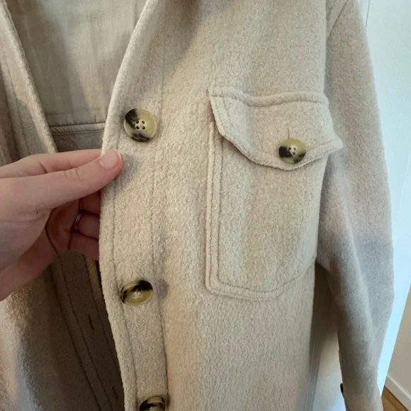 Wilfred Free Light Beige Shacket with Subtle Olive Trim - Picture 3 of 4